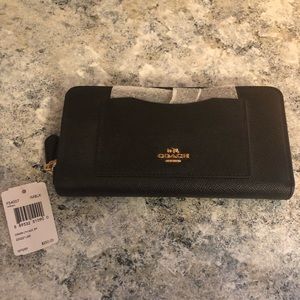 NWT Coach Crossgrain Leather Accordion Zip Wallet